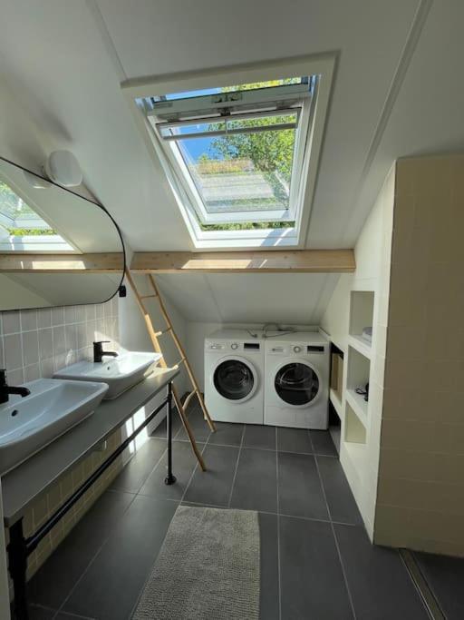 Modern House For 12 Pers! With Jacuzzi Julianadorp